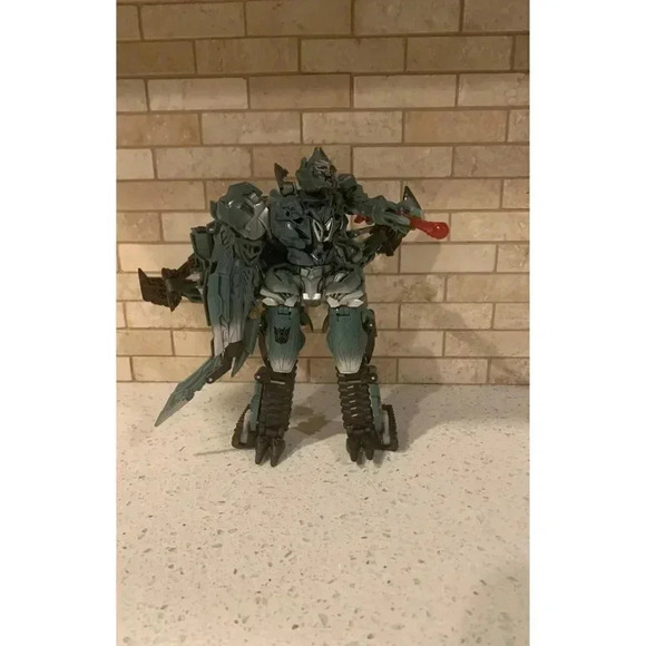 Transformers Voyager Megatron - Picture 1 of 4